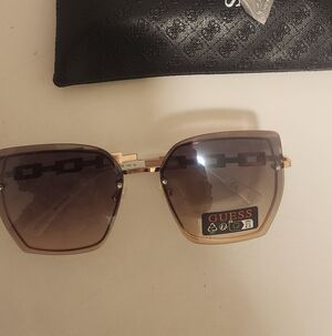 GUESS Women's Sunglasses - Brand New